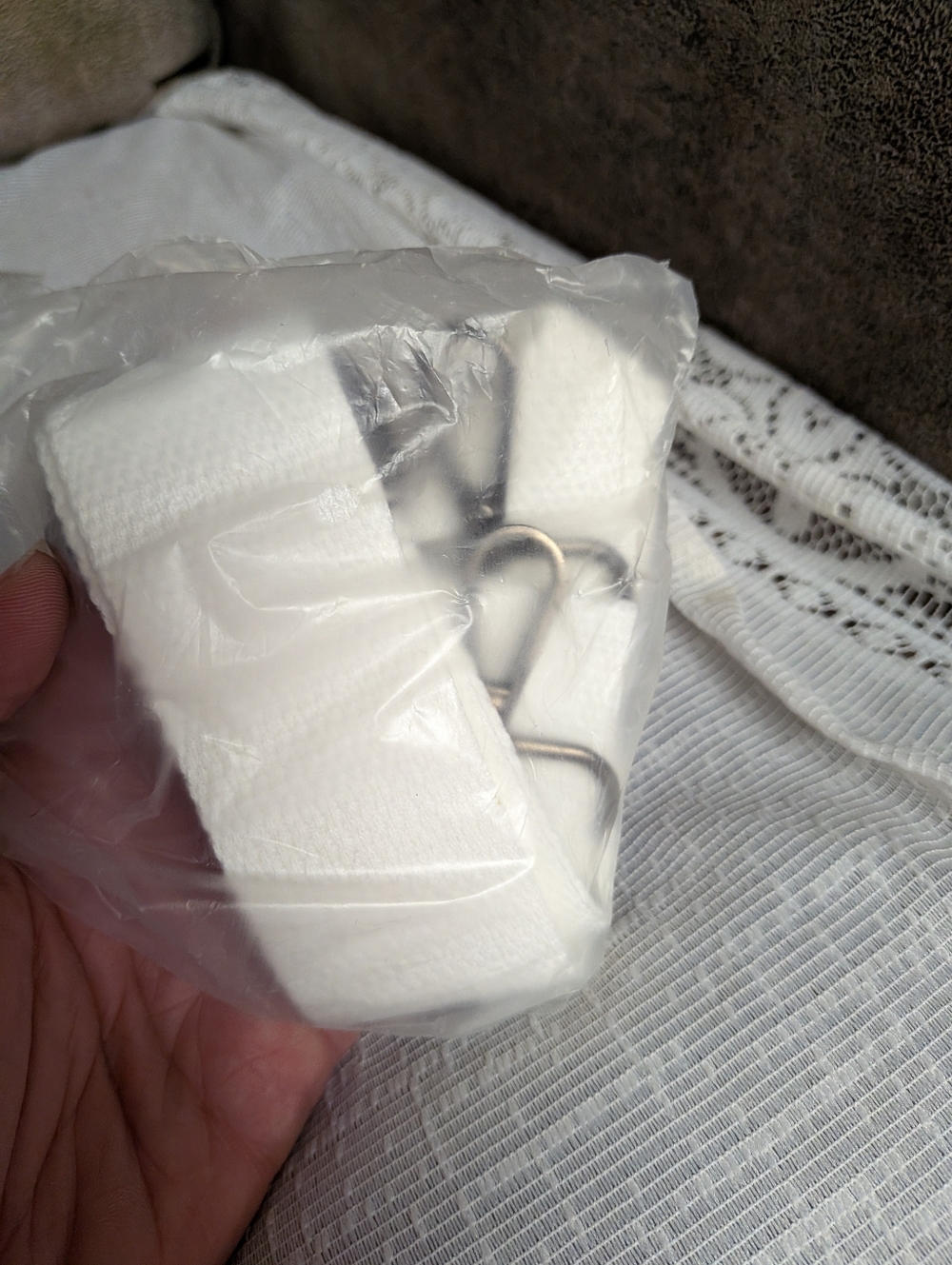 Chic White Alligator Embossed Weekender Bag | Chunky Chain Strap & Crossbody NWT - Picture 8 of 8